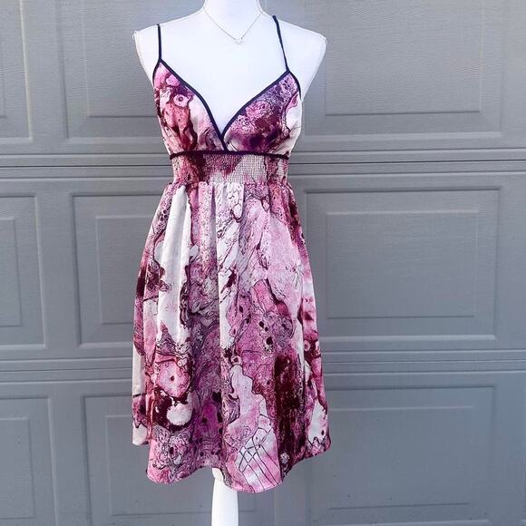 BCBG Maxazria Vintage Size Medium Beautiful Waist Snatching Flowy Dress - Picture 1 of 4